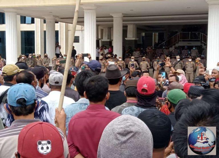 Unjuk Rasa Dipemda Tuba, Warga Masyarakat Tuntut Hak Ganti Rugi dari PT. SGC