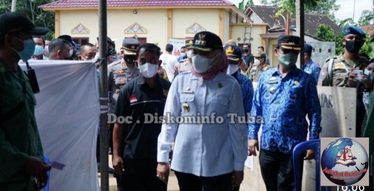 Bupati  Tuba Dr.Hj.Winarti, SE.MH. Monitoring pelaksanaan Pilkakam di Kampung-Kampung