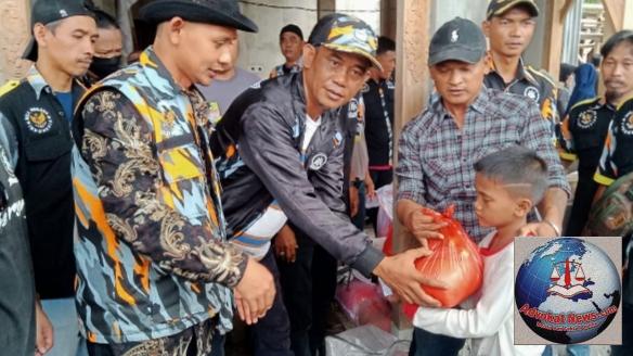 Berkah, LSM GMBI Distrik Kabupaten Bekasi Bagi-Bagi Sembako Jelang Lebaran