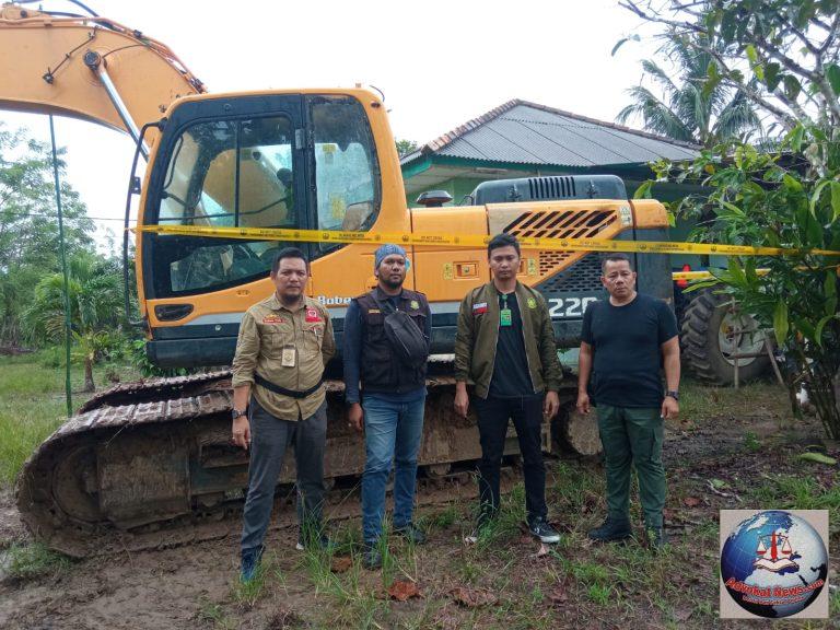 Merambah Kawasan Hutan Konsesi Milik PT APS di Desa Penagan Alat Berat Diduga Milik Dinas Pertanian dan Pangan Kab Bangka Disegel Gakkum KLHK