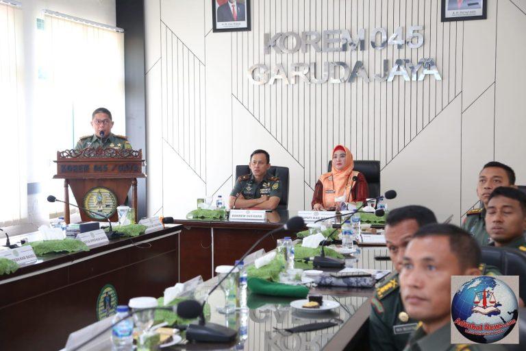 Danrem 045/Gaya Mengikuti Paparan TMMD Ke-114 Kepada Pangdam II/Sriwijaya