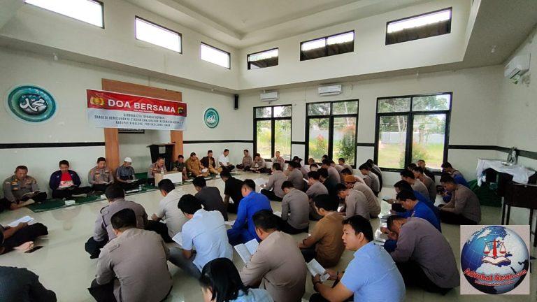 Polres Bangka Barat menggelar Doa bersama untuk tragedi stadion Kanjuruhan Malang