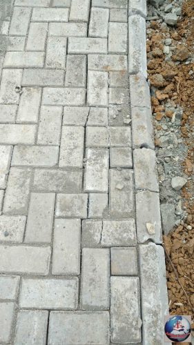 Diduga Pekerjaan Paving Blok Baru Beberapa Hari di Kerjakan Sudah Banyak Yang Patah