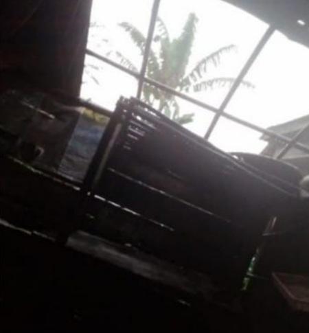 Angin Kencang disertai Hujan Hancurkan Puluhan Rumah di Desa Banjar Negeri Lam-Ut,  Pak Camat Gerakkan Ini