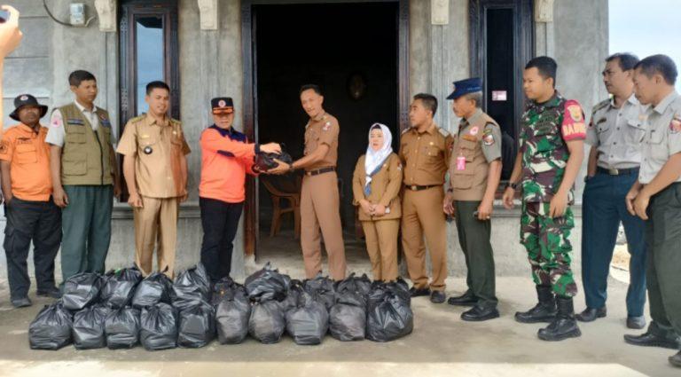 Kepala BPBD Lam-Ut Beserta Rombongan Tinjau Langsung Warga Terkena Angin Puting Beliung, Sekaligus Beri Bantuan Ini