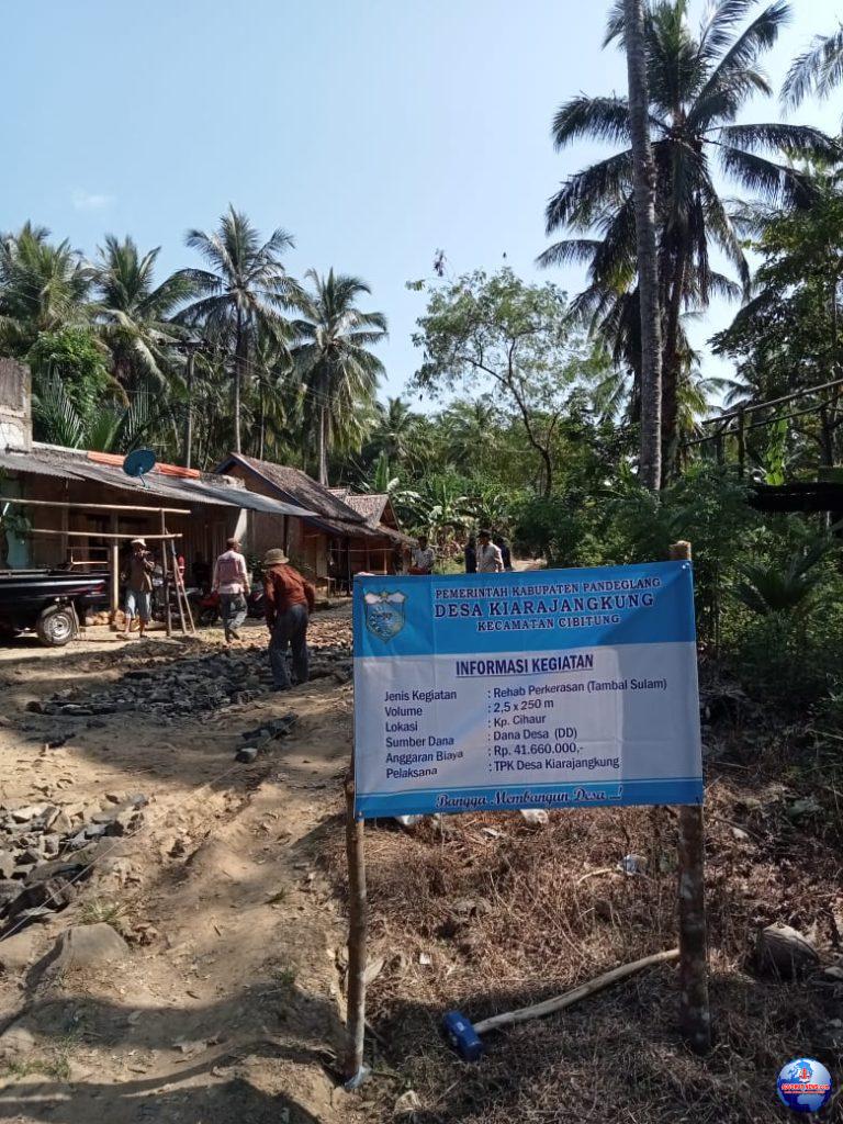 Kegiatan Dana Desa Perkerasan Jalan Poros Desa Kiarajangkung 2023 Tahap (1)