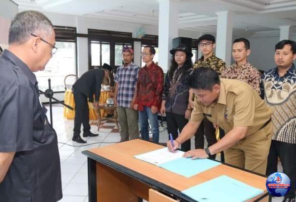 “Perkuat Ekonomi Kreatif, Wakil Bupati Kabupaten Sukabumi hadiri langsung Pengukuhan Komitmen”