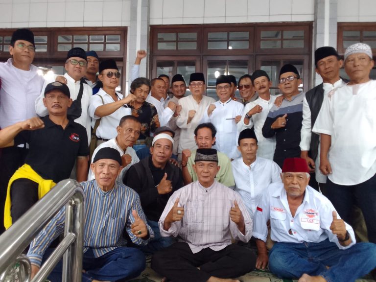 “Phinera Wijaya, Anggota DPRD Jawa Barat: Menginspirasi dalam Acara Berbagi Berkah dalam Tasyakuran Menyambut Bulan Suci Ramadhan oleh Lapdek Community Sukabumi”