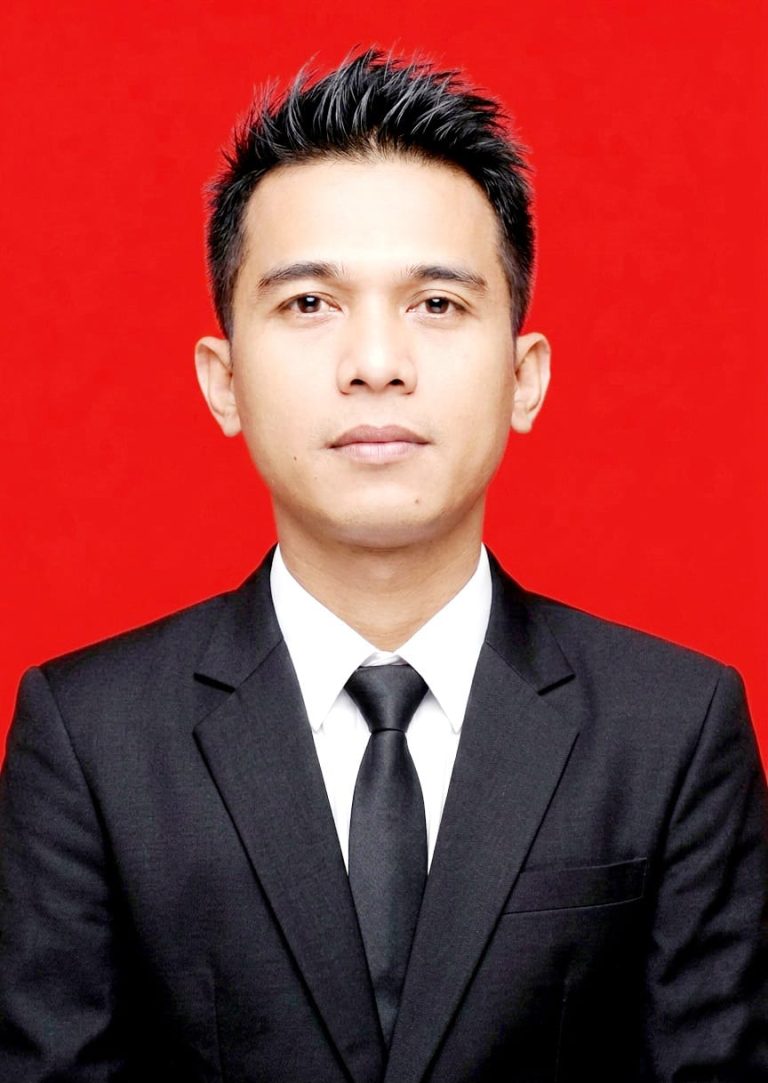 Rahmat A . R / Black Salah Satu Tokoh Pemuda  Lingkungan Siap Maju Di Perhelatan Pemilihan Badan Permusyawaratan  Desa ( BPD ) Desa Cintalanggeng.
